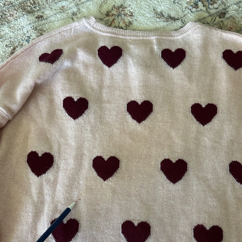 Christian Siriano Cashmere Pink Crewneck Sweater with Burgundy Heart Motif - Picture 5 of 7